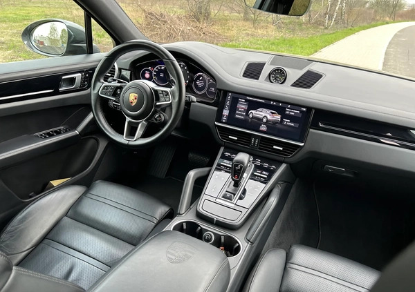 Porsche Cayenne cena 388000 przebieg: 45000, rok produkcji 2019 z Łęczna małe 277